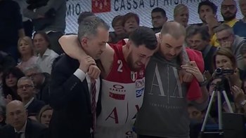 Τραυματίστηκε και αποχώρησε με δάκρυα ο Μάικ Τζέιμς – ΒΙΝΤΕΟ