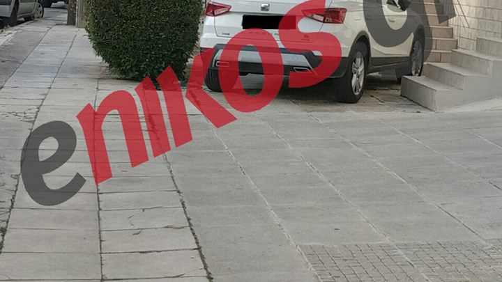 Έκανε το πεζοδρόμιο…πάρκινγκ – ΦΩΤΟ Αναγνώστη