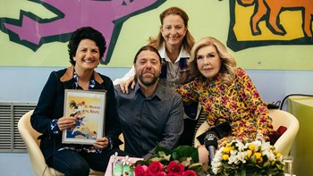 Η Άλκηστις Πρωτοψάλτη διάβασε παραμύθι στα παιδιά της Ογκολογικής Μονάδας Παίδων «Μαριάννα Β. Βαρδινογιάννη – ΕΛΠΙΔΑ»