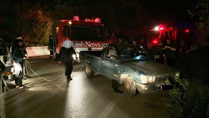 Τροχαίο ατύχημα στα Χανιά – Αγροτικό ”κρεμάστηκε” στον γκρεμό – ΦΩΤΟ – ΒΙΝΤΕΟ