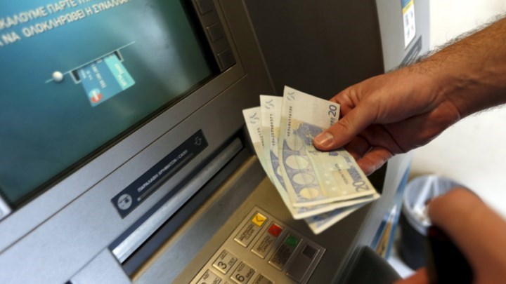 Προς νέα χαλάρωση των capital controls – Τι εξετάζει η κυβέρνηση