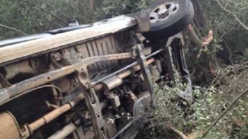 Σοκ στη Μάνη: Ηλικιωμένος έπεσε με το αυτοκίνητό του σε γκρεμό