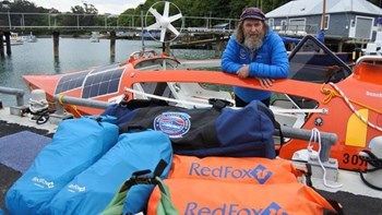 Ρώσος θαλασσοπόρος διέπλευσε για πρώτη φορά στην ιστορία τον νότιο Ειρηνικό με κωπηλατική λέμβο