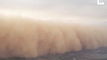 Τρομακτικό βίντεο από την προσπάθεια προσγείωσης αεροσκάφους εν μέσω αμμοθύελλας – ΒΙΝΤΕΟ