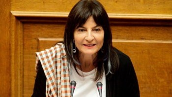 Αντιγόνη Λυμπεράκη:  Το νομοσχέδιο για τις 120 δόσεις διαπνέεται από έναν τόνο αμεριμνησίας προς το πελατειακό σύστημα