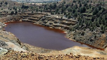 Συνεχίζονται οι έρευνες στις λίμνες του “θανάτου” στην Κύπρο – Τι δήλωσε ο Διευθυντής της Πυροσβεστικής