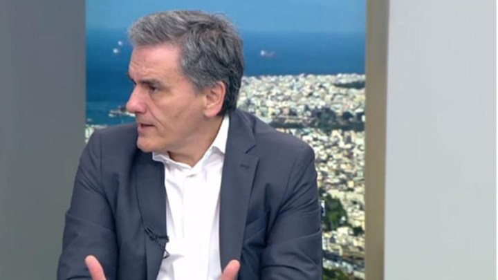 Τσακαλώτος: Ανοιχτό το ενδεχόμενο να επανέλθει το ΕΚΑΣ – Τι είπε για το αφορολόγητο, τη μείωση του ΦΠΑ και τη ΝΔ