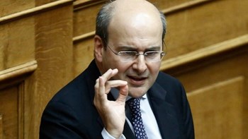 Νέα σύμβαση 7ήμερης εργασίας στην ΤΡΑΙΝΟΣΕ επί ΣΥΡΙΖΑ αποκάλυψε η ΝΔ στη Βουλή – Χατζηδάκης: Μια του κλέφτη…