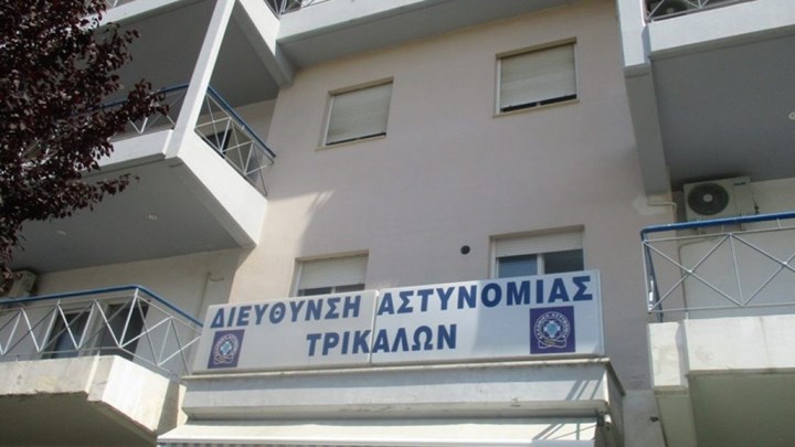 Μαθήματα τιμιότητας από γυναίκα στα Τρίκαλα – Βρήκε πορτοφόλι με 1.400 ευρώ και το παρέδωσε στην αστυνομία