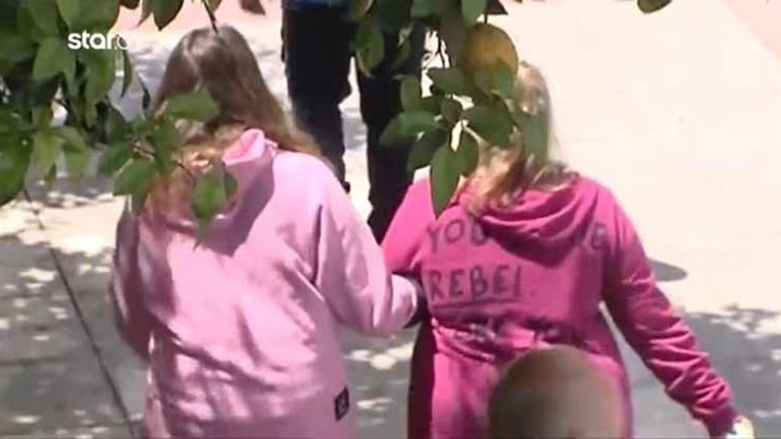 Συγκλονίζουν οι αποκαλύψεις για τον πατέρα που εξέδιδε την κόρη του με νοητική στέρηση – Τι κατέθεσε ο αδελφός της 18χρονης – ΒΙΝΤΕΟ