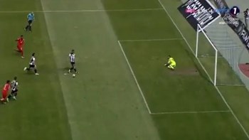 Τσακώθηκαν για το πέναλτι και τελικά το εκτέλεσαν… και οι δύο – ΒΙΝΤΕΟ