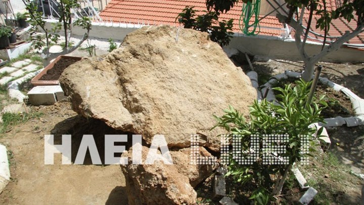 Ζημιές από τους σεισμούς στην Ηλεία – Βράχος έπεσε στην αυλή σπιτιού – ΦΩΤΟ