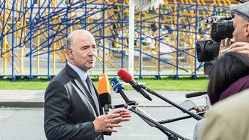 Μοσκοβισί: Θα ληφθεί υπόψη και ο κοινωνικός αντίκτυπος των μέτρων της ελληνικής κυβέρνησης