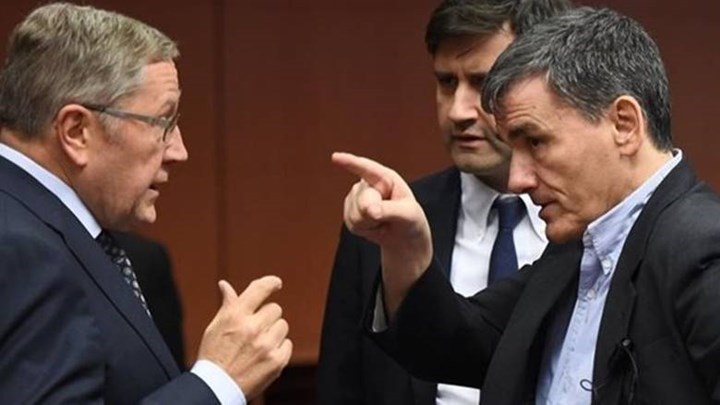 Ηχηρή προειδοποίηση από τον Ρέγκλινγκ για τις παροχές μετά τη σύνοδο του Eurogroup