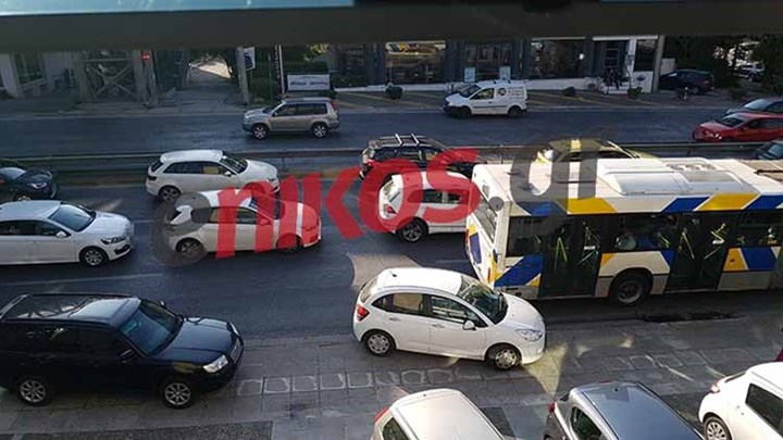Κυκλοφοριακό κομφούζιο στην Αθήνα – Δείτε ποιοι δρόμοι είναι μποτιλιαρισμένοι