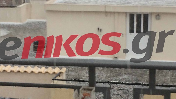 Ο καιρός… τρελάθηκε – Το έστρωσε με χαλάζι στην Αθήνα – ΦΩΤΟ – ΒΙΝΤΕΟ