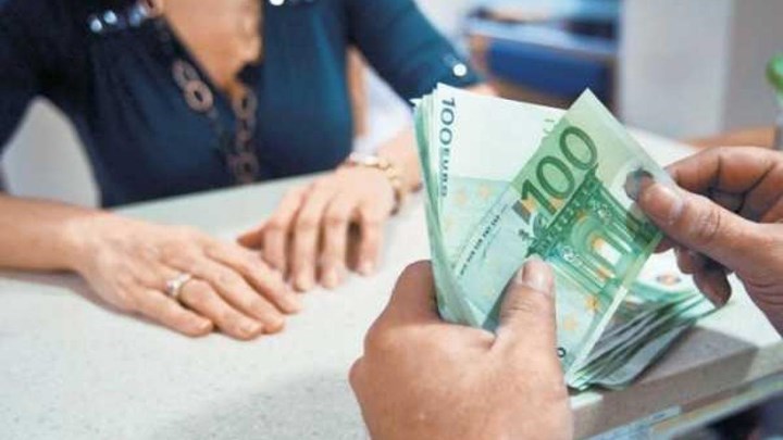 Πιστώνεται το απόγευμα η 13η σύνταξη στους λογαριασμούς των συνταξιούχων