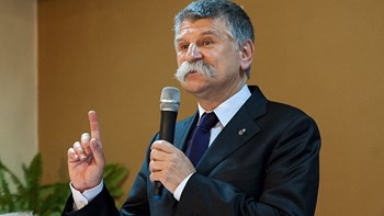 Σάλος στην Ουγγαρία με τον πρόεδρο της Βουλής – Συνέκρινε τους ομοφυλόφιλους με τους παιδόφιλους