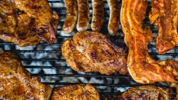 Το μπάρμπεκιου “βλάπτει” την ατμόσφαιρα – Οι ρύποι τριπλασιάζονται την Τσικνοπέμπτη