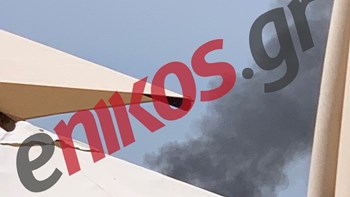 Φωτιά σε τροχόσπιτο στο Καβούρι – ΦΩΤΟ Αναγνώστη