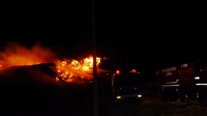 Συναγερμός στην Κρήτη – Μεγάλη φωτιά στη χωματερή των Πέρα Γαλήνων