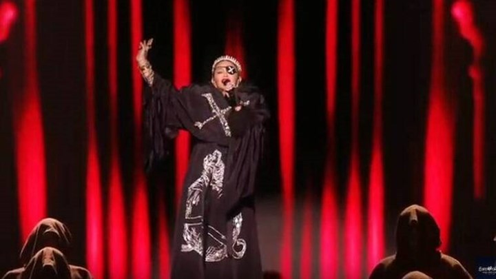 Το φαντασμαγορικό σόου και τα… φάλτσα της Μαντόνα στη σκηνή της Eurovision – ΒΙΝΤΕΟ