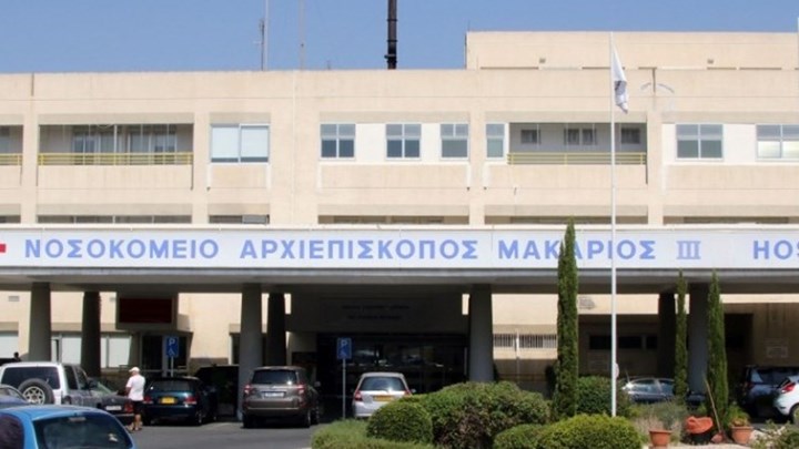 Στο νοσοκομείο 13χρονη έπειτα από κατανάλωση αλκοόλ – Τι ισχυρίζεται η μητέρα της