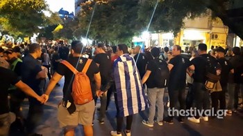 Βίντεο από την πορεία στη μνήμη των θυμάτων της Γενοκτονίας των Ποντίων που κατέληξε στο τουρκικό προξενείο