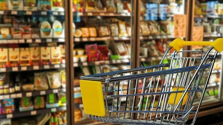 Σε ισχύ από σήμερα η μείωση του ΦΠΑ στο 13% – Ποια προϊόντα θα αγοράζετε φθηνότερα