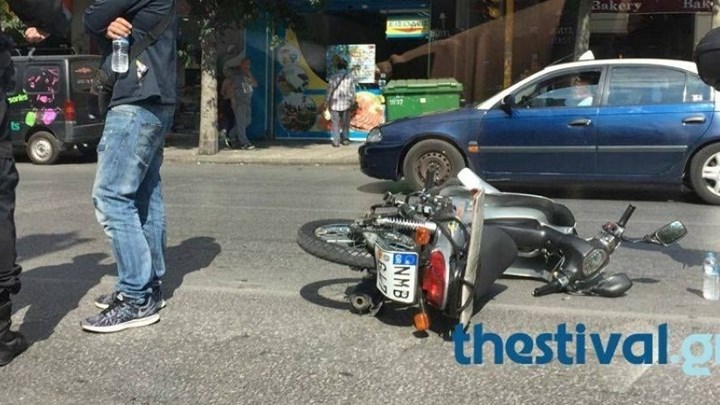 Σύγκρουση τρένου με μηχανή στη Θεσσαλονίκη – Τραυματίστηκε 30χρονη