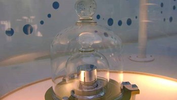 Τέλος για το παραδοσιακό κιλό – Τι είναι το νέο “άυλο κιλό”