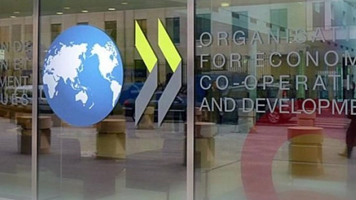 Ανάπτυξη 2,1% το 2019 βλέπει για την Ελλάδα ο ΟΟΣΑ – Προειδοποιήσεις για κόκκινα δάνεια και παροχές
