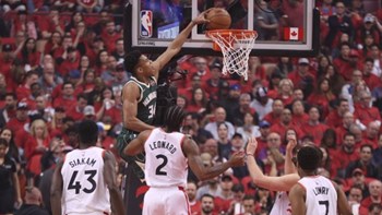 Μίντλετον και Αντετοκούνμπο δεν έφταναν για τους Μπακς – Ισοφάρισαν σε 2-2 τη σειρά οι Ράπτορς