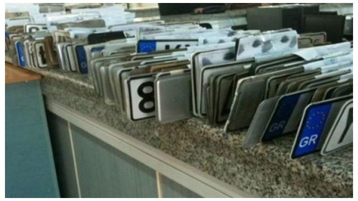 Σας ενδιαφέρει: Ο Δήμος Αθηναίων επιστρέφει τις πινακίδες για τις εκλογές – Ποιοι εξαιρούνται