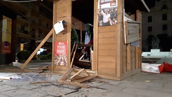 Έσπασαν εκλογικά περίπτερα στην Καβάλα – ΦΩΤΟ
