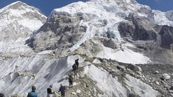 Τρεις ορειβάτες έχασαν τη ζωή τους στο Έβερεστ