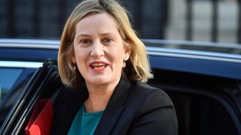 Η Άμπερ Ραντ αποσύρθηκε από την κούρσα για την ηγεσία του Συντηρητικού Κόμματος