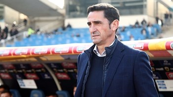 Ενημερώθηκε για το οριστικό «διαζύγιο» με την ΑΕΚ ο Χιμένεθ