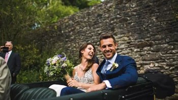 Ο καλοκαιρινός παιδικός της έρωτας της έγινε ο άνδρας της ζωής της – ΦΩΤΟ