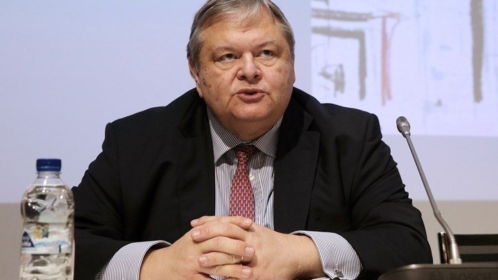 Βενιζέλος: Οι σημερινές εκλογές καθορίζουν τη μοίρα του τόπου