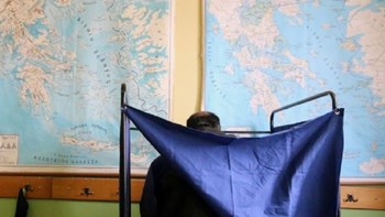 Καβγάδισαν για το …πόσοι θα μπουν στο παραβάν