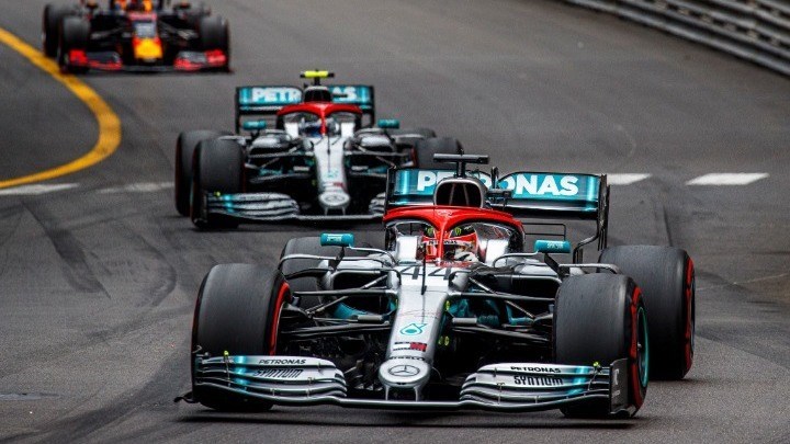 Θρίαμβος του Χάμιλτον στο Μονακό