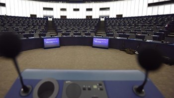 H πρώτη εκτίμηση του Ευρωκοινοβουλίου για την κατανομή των εδρών