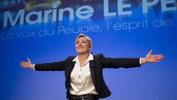 Τελικά αποτελέσματα στη Γαλλία – Η ακροδεξιά της Λεπέν επικρατεί με 0,9% του Μακρόν