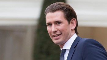 “Έπεσε” η κυβέρνηση Κουρτς στην Αυστρία