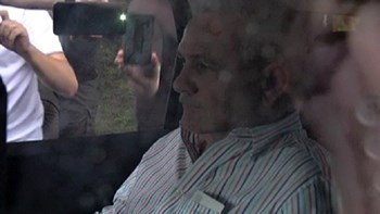 Στη φυλακή ο αρχηγός του κυβερνώντος κόμματος στη Ρουμανία – ΦΩΤΟ – ΒΙΝΤΕΟ