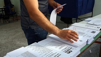 Πώς ψήφισαν οι Έλληνες, σύμφωνα με τα ευρήματα των exit poll – ΒΙΝΤΕΟ