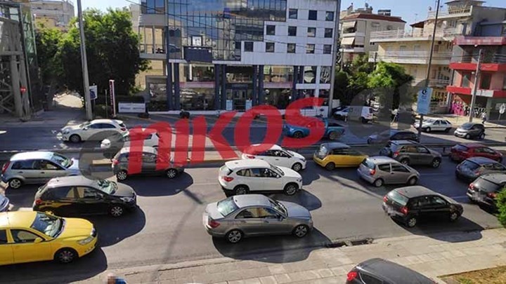 Κυκλοφοριακό κομφούζιο στην Αθήνα – Δείτε ποιοι δρόμοι είναι μποτιλιαρισμένοι