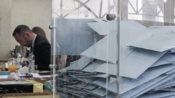 Συνεχίζεται το θρίλερ στην Κρήτη με τους ”εξαφανισμένους” εκλογικούς σάκους