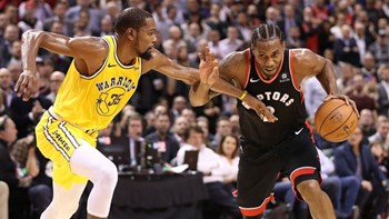 Πρώτη «μάχη» Λέοναρντ με Κάρι στους τελικούς του ΝΒΑ